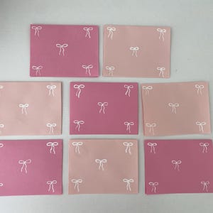Rosa Schleifen-Kartenset von 8 mit weißen Umschlägen
