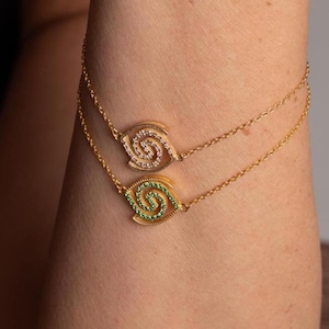 Gold Griechisch Evil Eye Armband - 18K überzogener zierlicher Schmuck - Handgemachter Schutzanhänger - Geschenk für Sie - Minimaler spiritueller Schmuck