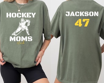 Maglietta personalizzata per Hockey Moms Club, T-shirt da hockey con nome personalizzato, T-shirt retrò per Hockey Mom, regalo per Hockey Mama, T-shirt per il giorno della partita, maglietta per mamma di hockey