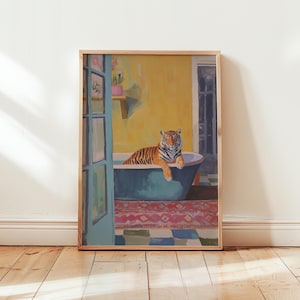 Tiger Poster, Maximalist Badezimmer Wandkunst, Dopamin-Dekor, rosa Kitsch Ästhetik, Tiger in einem Bad Print, Adrette Wandkunst, trendiges Dekor