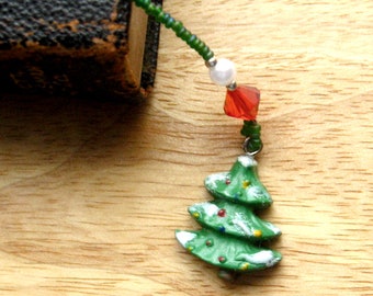 Snowy Tree Bookmark. Red and Green Beaded Bookmark. Yule Tree Book Charm. Christmas Book Thong. Christmas Bookmark. Book Lover Gift.