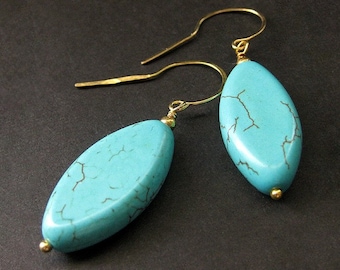 Boucles d'oreilles turquoise en howlite - pierre de vérité. Boucles d'oreilles faites main.