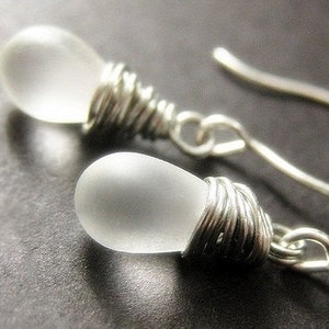 Teardrop Earrings, Silver Wire Wrapped Earrings in Frost. Handmade Earrings.