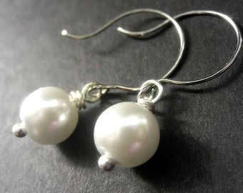 White Pearl Earrings. Custom Color Pearl Earrings. Bridal Earrings. Bridesmaid Earrings. Handmade Jewelry.