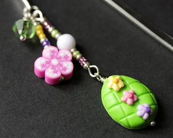 Green Easter Egg Bookmark. Polymer Clay Beaded Bookmark. Easter Bookmark. Book Hook Book Charm. Handmade Bookmark.