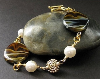 Brown Swirl Beaded Bracelet in Gold and Pearl. Handmade Jewelry