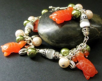 Tortoise Bracelet. Charm Bracelet with Cats Eye Turtles, Carnelian Agate and Pearls. Handmade Bracelet.