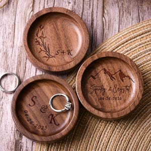 Personalized Initials Ring Dish,Custom Jewelry Dish,Custom Engagement Ring Holder,Engraved Wedding Gift,Unique Anniversary Gifts for Her,