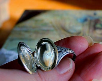 Secret Locket Ring, Hidden Compartment Ring, Poison Ring, Steampunk Ring, Personalized Gift for Her, Victorian Jewelry, Handmade USA