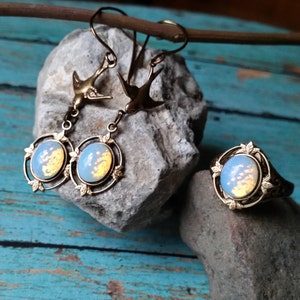 Bijoux de princesse, Bijoux de princesse éthérés, Soldes de rentrée scolaire, Bague d&#39;opale vintage, Boucles d&#39;oreilles oiseau, Parure de bijoux, Mariages, Cadeaux pour femme, Automne