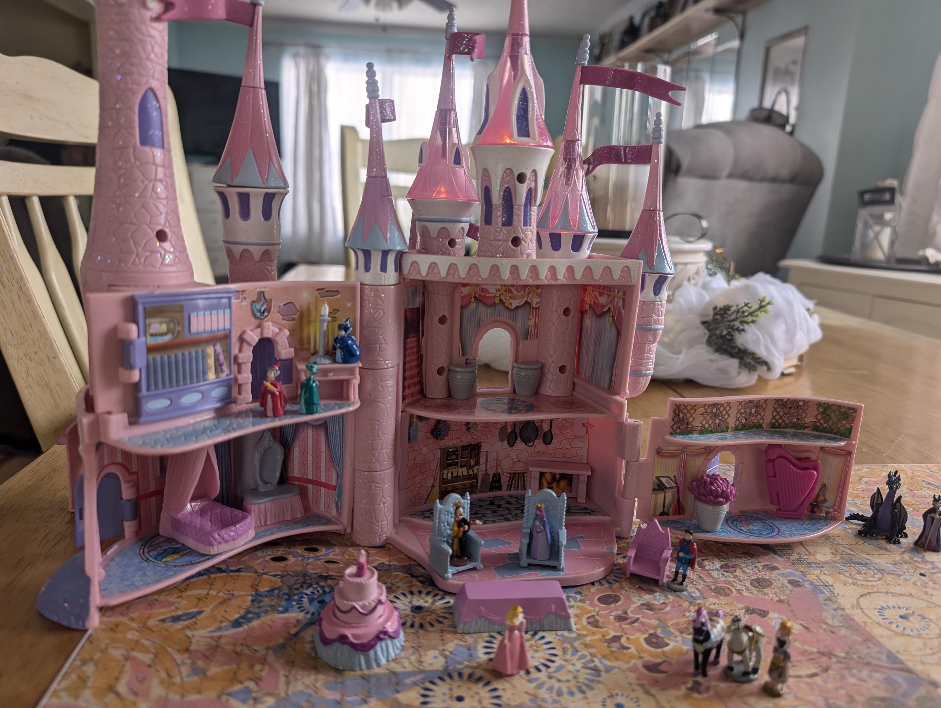 Jakks Pacific Sleeping Beauty Castle, Vintage Rare Complete