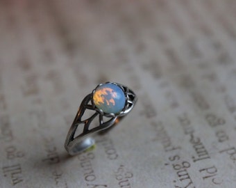 Weißer Feueropal Ring, Elfen Prinzessin Versprechen Ring, Vintage Fantasy Schmuck