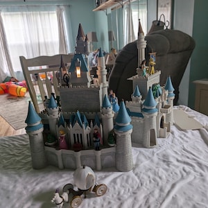 Dream Castle, Vintage Princess Castle, Castle with all figurines, Castle furniture, Disney Vintage, Monorail Castle, Rare Complete Castle