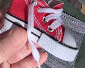 Mini Sneaker Keychain, Retro High Top Backpack Clip, Y2K Nostal gia,Gift Under 20
