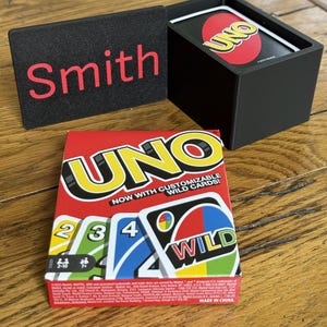 Anpassad Uno Box I personlig spelkortshållare | 3D-utskriven kortleksförvaringsorganisatör | Spelkvällspresent för familjen
