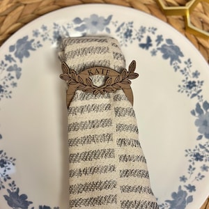 Servilletero de nogal personalizado, tarjeta de lugar de madera rústica para recepción de boda, fiesta, decoración de mesa única