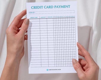 Könnte beinhalten: Ein weißer, druckbarer Kreditkarten-Zahlungs-Tracker mit dem Text "CREDIT CARD PAYMENT" in blaugrün. Der Tracker hat Spalten für "CREDIT CARD", "AMOUNT", "DUE ON" und ein Raster zum Aufzeichnen von Zahlungen über das ganze Jahr.