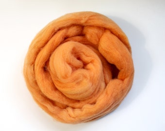 Natural Dyed USA Wool Roving 2oz, Hand Dyed Spinning Fiber, Plant Dyed Felting Wool, Handpainted Wool Top, Rambouillet Wool, Colombian