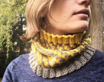 Knitted Garden Yarn Spiral Cowl Pattern: DK Yarn (Digital Download)