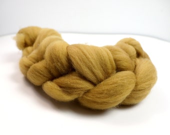 Natural Dye USA Wool Roving 2oz, Hand Dyed Spinning Fiber, Plant Dyed Felting Wool, Handpainted Wool Top, Rambouillet Wool, Colombian
