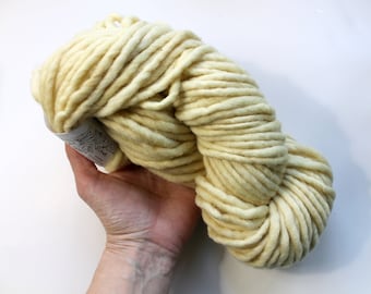 Natürlich gefärbtes Ringelblumengarn, Super Bulky Yarn 100gm, handgefärbtes USA Wollgarn, Pflanzenfärbung Chunky Yarn, Naturfärbe stricken, Blumen gefärbtes Garn