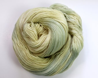 USA Wool Sock Yarn, Natural Plant Dye, Superwash Yarn Skein, Fingering Weight, Naturally Dyed Yarn, Nature Dyed Green Yarn, Plant Dyed