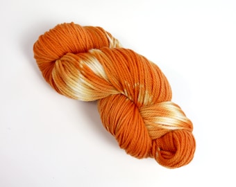 Orange Pflanzengefärbtes Tonalgarn, Handbemaltes Garn, Worsted Wool, Tonal Natural Yarn, EcoFriendly Yarn, HandGefärbte Wolle, Luxusgarn, USA Wolle