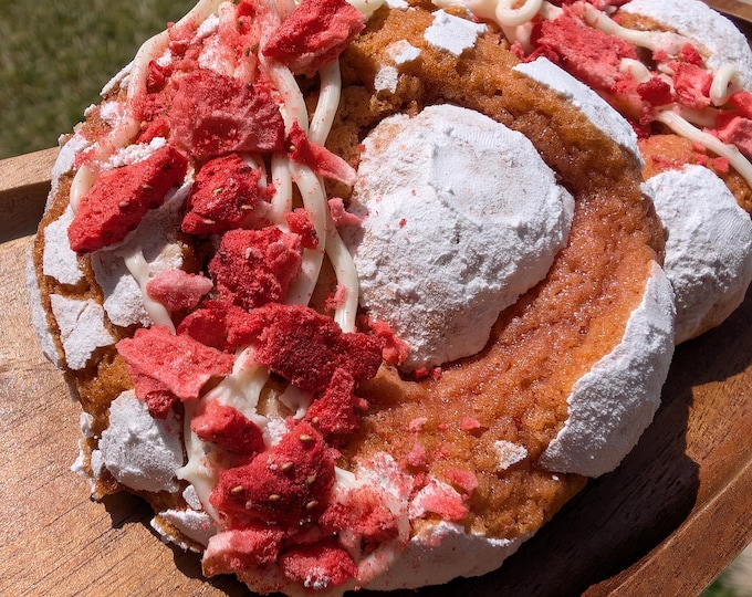 Featured listing image: Strawberry Crinkle Cookie (Single)