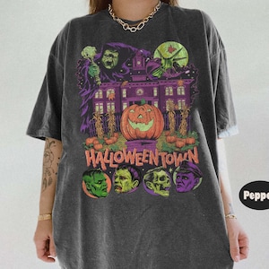 Maglietta Halloweentown – Maglietta retrò anni &#39;90 con colori comodi ispirata ai film di Halloween, Maglietta con zucca spettrale, Maglietta con costume da strega horror, Maglietta classica di culto