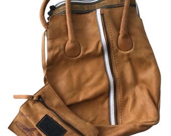 Borsa a tracolla vintage DIESEL interamente in pelle, futuristica, distopica, apocalittica, aliena, città, rave, avanguardia, anni 2000, medievale, shopper.