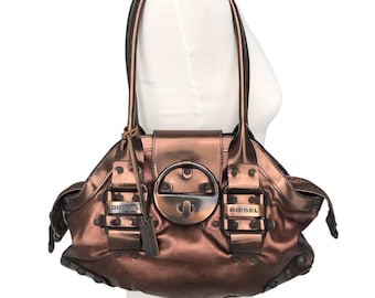 DIESEL Vintage Leder Schultertasche Archiv Metallic Mittelalter Rüstung Steampunk Apocalyptic futuristische dystopische Stadt Avantgarde Y2K 00s