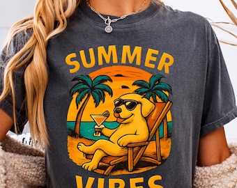 Sommer Vibes PNG, lustiger Hund Strand PNG, niedlicher Hund Sommer Shirt Design, Urlaubshund Sonnenbrillen Cocktail, Tropische Sommerästhetik PNG, lustig