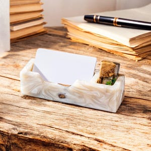 El regalo perfecto para papá. Tarjeta personalizada de madera y resina. Identidad empresarial premium. Tarjeta de presentación de madera y resina de lujo. Tarjeta personalizada.