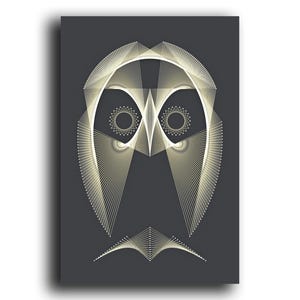 Puede incluir: Un diseño geométrico de la cara de un búho en líneas blancas sobre un fondo gris oscuro.