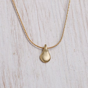 Tiny Teardrop Necklace, Gold Layered Droplet Necklace, Simple Gold Necklace, Gold Teardrop Necklace, Simple Gold Necklace