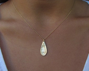 Dainty Gold Teardrop Pendant Necklace, Large Teardrop Necklace, Gold Teardrop Necklace, Hammered Teardrop Necklace, Bohemian Jewelry