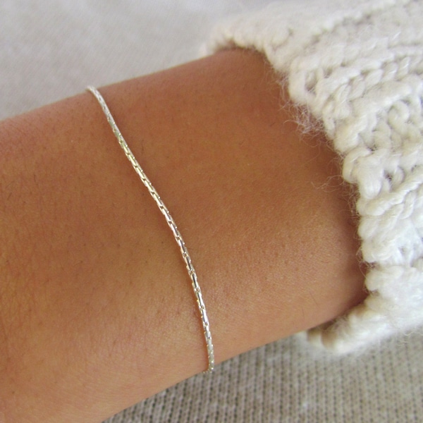 Sterling Silver Bracelet, Thin Silver Bracelet, Dainty Chain Bracelet, Delicate Silver Layering Bracelet, Thin Bracelet, Minimal Bracelet