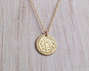 Gold Disc Necklace, Hammered Gold Disc Necklace, Simple Gold Necklace, Disc Necklace