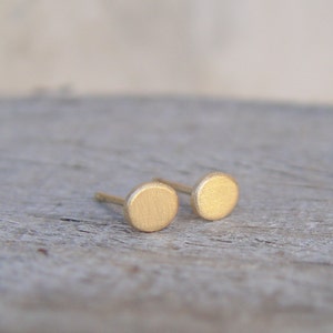 Solid Gold Stud Earring, 14K Gold Oval Studs, Gold Stud Earrings, Small Gold Earrings, Stud Earings, Solid Gold Earrings image 3