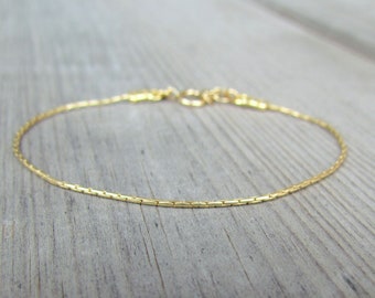 Pulsera de oro, pulsera fina de oro, pulsera delicada de cadena de oro, pulsera delicada con capas de oro, pulsera fina de cadena, pulsera minimalista