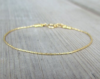 Gold Bracelet, Thin Gold Bracelet, Dainty Gold Chain Bracelet, Delicate Gold Layering Bracelet, Thin Chain Bracelet, Minimalist Bracelet