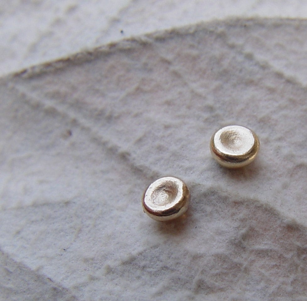 Clous d'oreilles en or, petits galets (3 mm) clous d'oreilles en or, clous d'oreilles en or, clous d'oreilles en or, petit clou d'oreilles en or