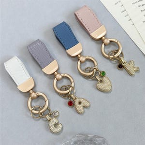 Llavero de cuero personalizado con letras y cordón, llavero de cuero con el mes de nacimiento, iniciales hechas a mano, letras del alfabeto, nombre, regalo para ella, regalo de cumpleaños