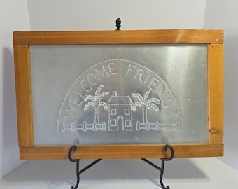 Vintage Welcome Friends blikken muurbord houten frame boerderijdecor