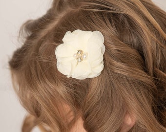 Ivory hair clips, 2 clips, chiffon flower clip, piggy tail hair clips, toddler hair clip, baby hair clip, baby shower gift, flower girl clip