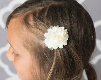 Ivory hair clips, 2 clips, chiffon flower clip, piggy tail hair clips, toddler hair clip, baby hair clip, baby shower gift, flower girl clip