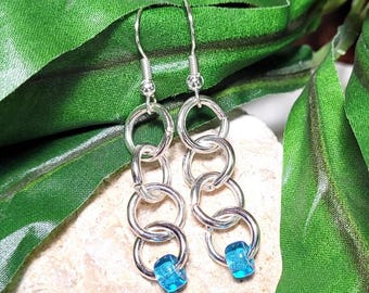 Pendientes de aro chapados en plata – Aros apilados con cuentas azul claro