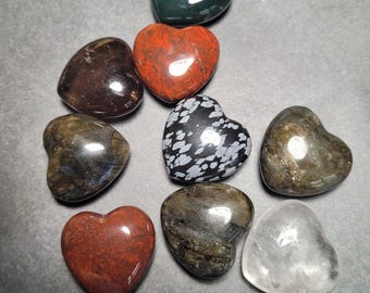 Corazones de piedra pulida abultada - Jaspe rojo - Labradorita - Cristal - Ágata musgosa - Obsidiana copo de nieve