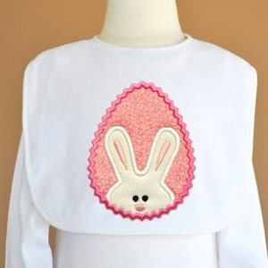 EXCLUSIVE Ric Rac Bunny Egg Peek