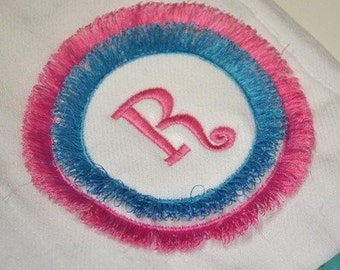 Fransen Monogramm Sweet N Sassy - Maschinenstickschrift